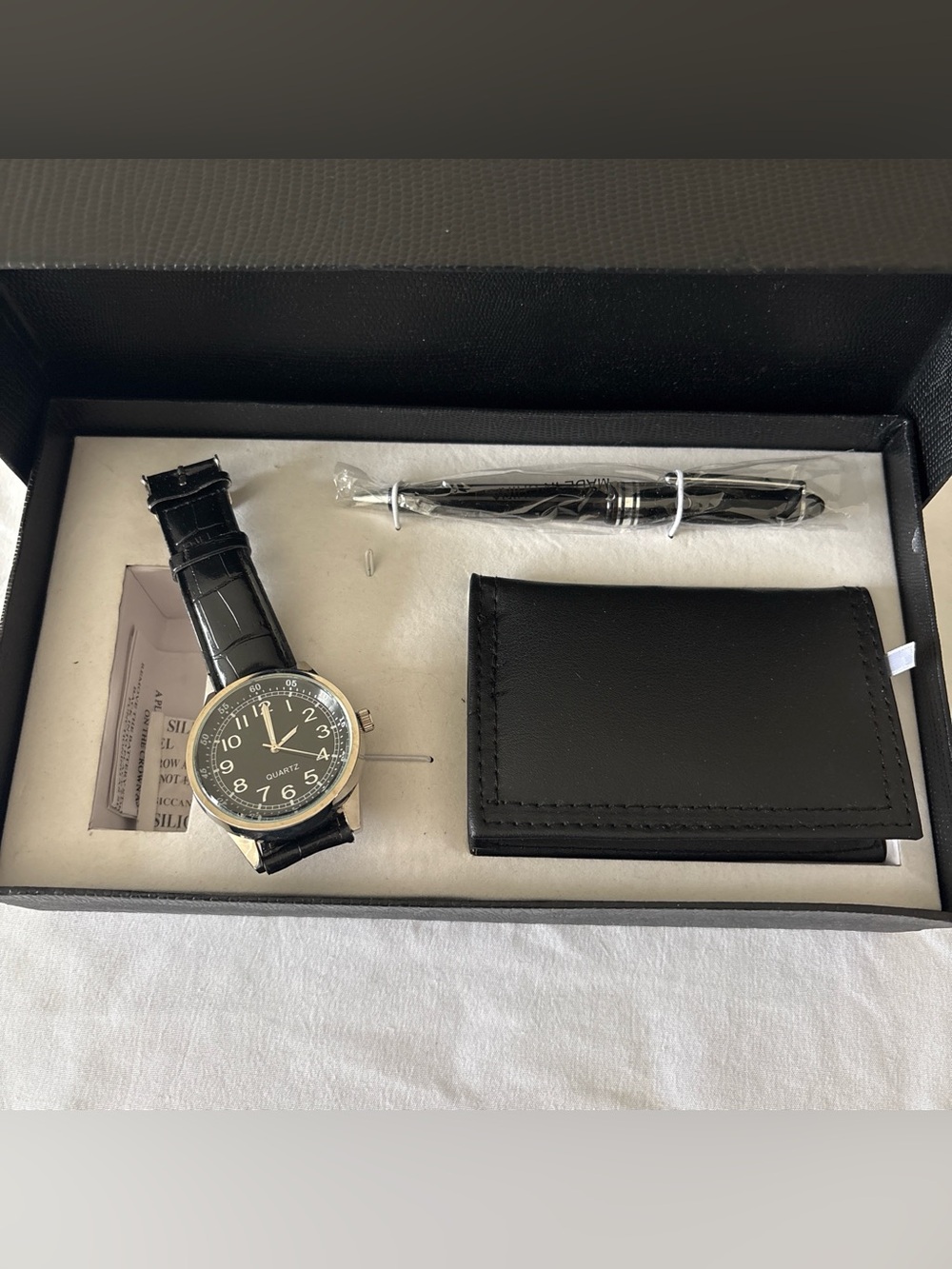 New in box Quartz Watch Set